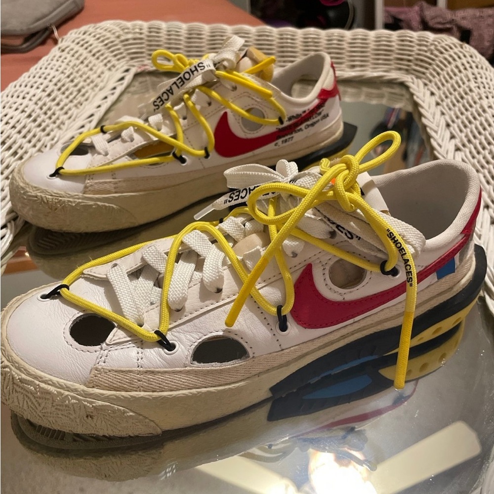 Nike Mens Blazer Low DH7863 Off-White - University Red
